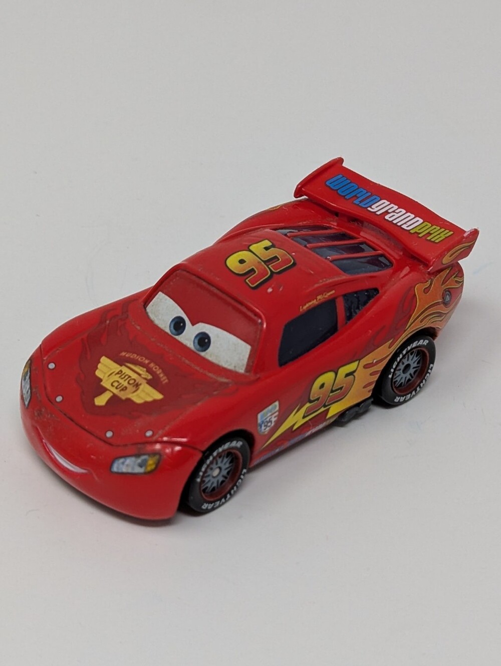 Disney Pixar Cars Movie Metal Lightening McQueen - Picture 2 of 5